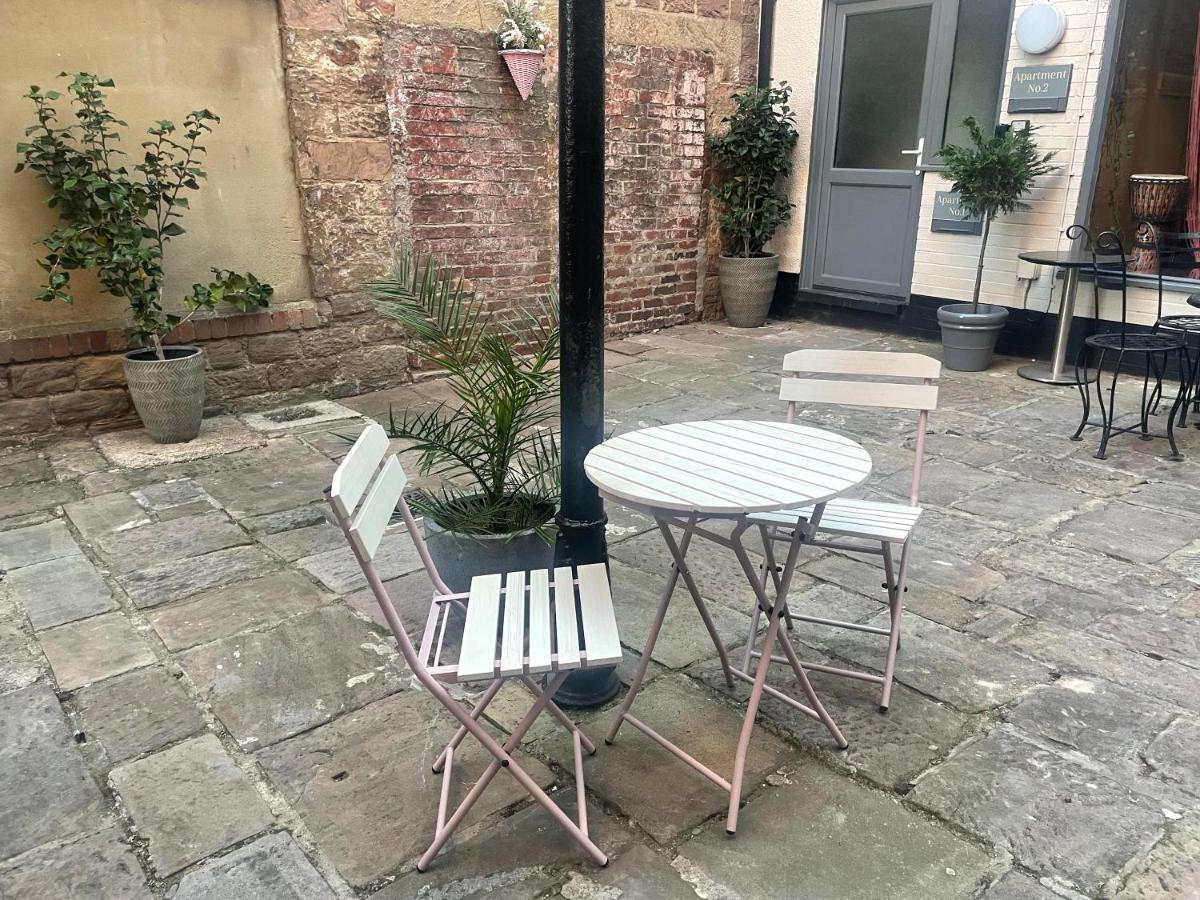 Courtyard Holiday Apartments Belper Esterno foto