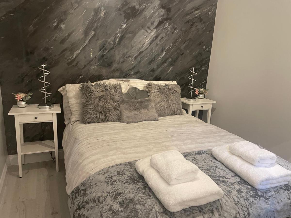 Courtyard Holiday Apartments Belper Esterno foto